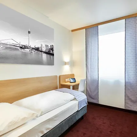 Mcdreams Duesseldorf-city 2*