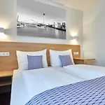 Mcdreams Duesseldorf-city