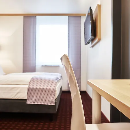 Mcdreams Duesseldorf-city 2*