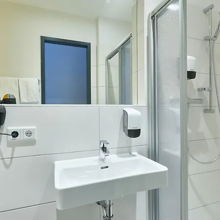 Mcdreams Duesseldorf-city 2*