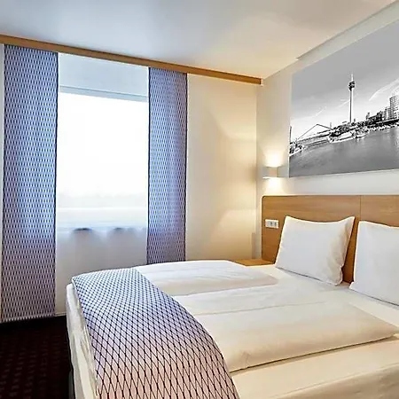 Hotel Mcdreams Duesseldorf-city