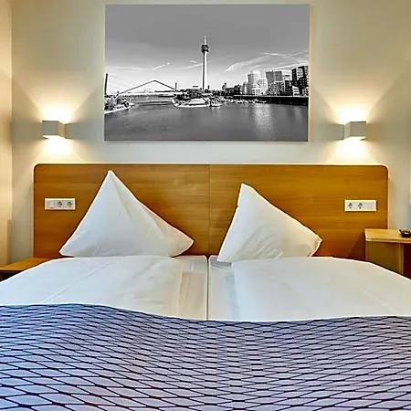 Mcdreams Duesseldorf-city Hotel 2*