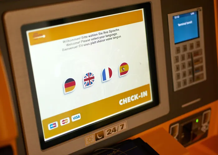 מלון Mcdreams Duesseldorf-city