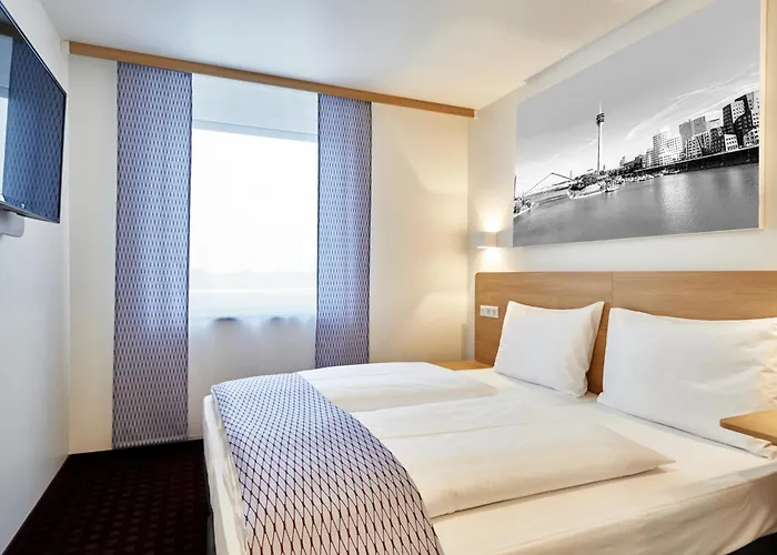 מלון Mcdreams Duesseldorf-city 2*