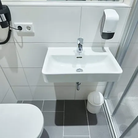 Mcdreams Duesseldorf-city Hotel 2*