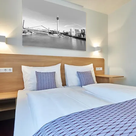 Mcdreams Duesseldorf-city 2*